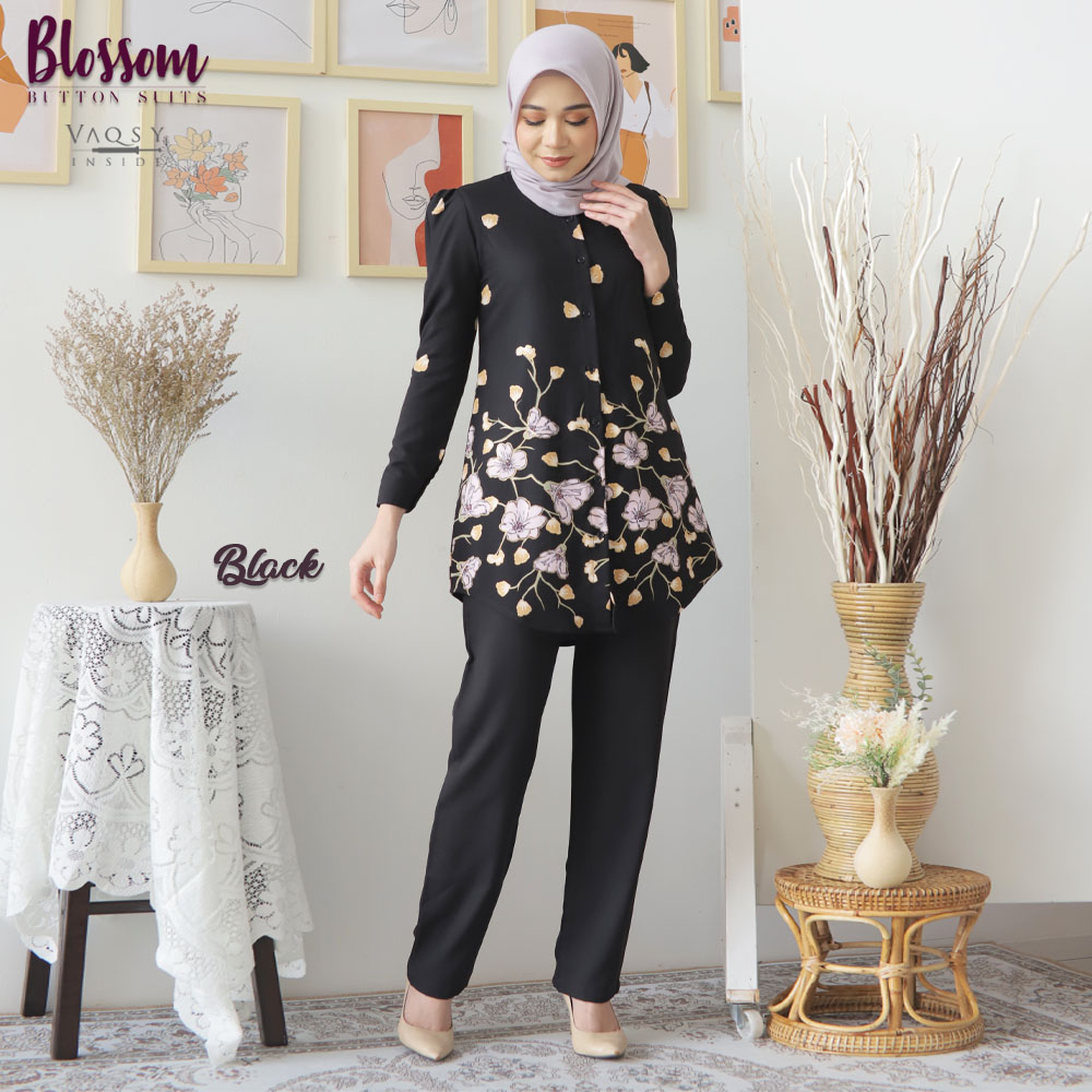 BLOSSOM BUTTON SUITS